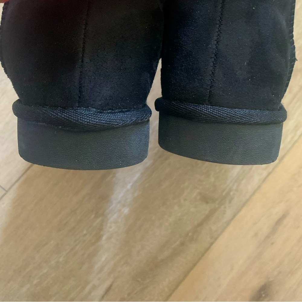 Arizona Jean Company Black Suede Ankle Snow Ugg Booties - Picture 7 of 11
